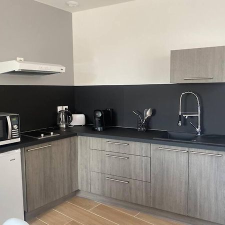Le 102 De La Gare: Appartement Neuf Et Climatise Chalons en Champagne Luaran gambar